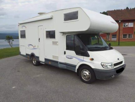 Ford 2002 | 6 places | manuelle | 155 000 km | 125 CH | diesel / Prix : 7500€