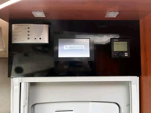 1693224067987
