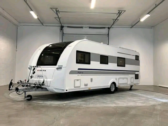 1693224921250