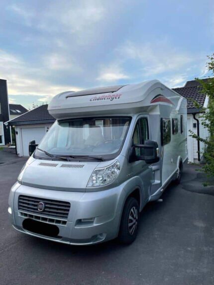 Challenger Genesis 36 | 2011 | diesel | 4 places | 4 couchages / Prix : 15200€