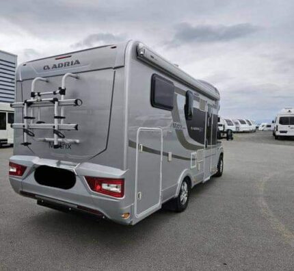 FAIT 2.3 148  CH Adria Matrix 2015 , manuelle , 49 700 km, 5 places , 5 couchages, permis B / Prix : 27000€