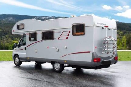 FIAT 2.8 127 CH Hymer année 2006 / 122.000 Km / manuelle / diesel / 4 places / 4 couchages / permis B / GPS / panneaux solaires / Prix : 12000€