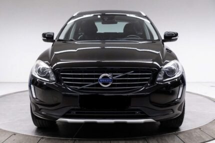 VOLVO XC60 D4 181CH AWD SUMMUM  Année: 2014 Kilométrage: 137 000 km Boîte de vitesses: Automatique Carburant: Diesel Transmission: AWD
